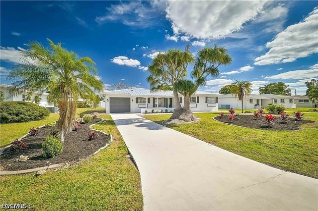 2627 SE 18th PL, Cape Coral, FL 33904