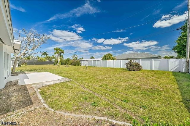 2627 SE 18th PL, Cape Coral, FL 33904