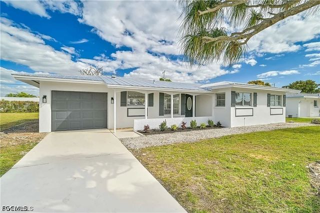 2627 SE 18th PL, Cape Coral, FL 33904