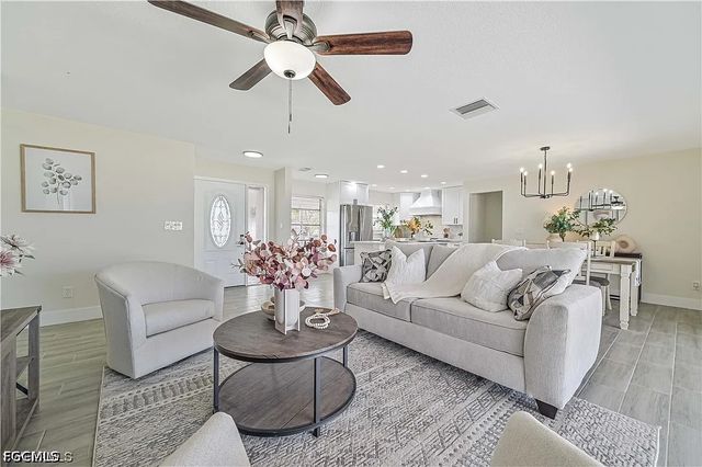 2627 SE 18th PL, Cape Coral, FL 33904