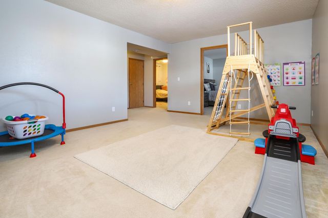 6088 23rd Street S, Fargo, ND 58104