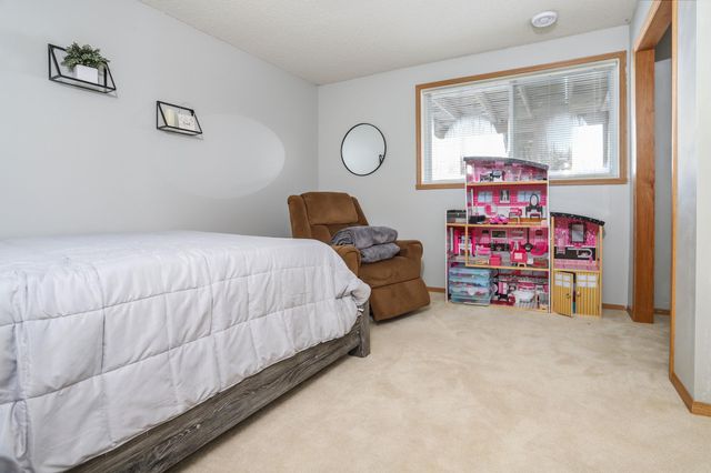 6088 23rd Street S, Fargo, ND 58104