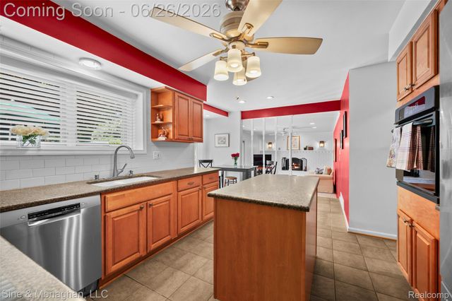 19120 Eldridge Lane, Southfield, MI 48076