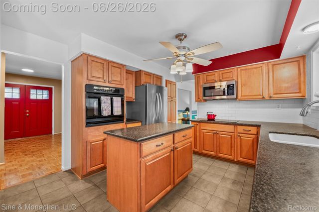 19120 Eldridge Lane, Southfield, MI 48076