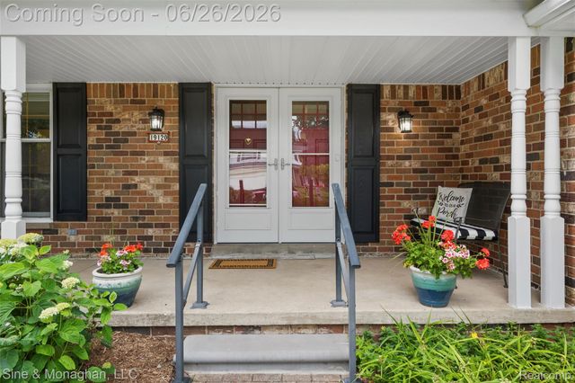 19120 Eldridge Lane, Southfield, MI 48076