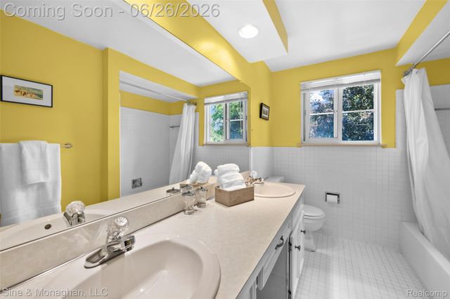 19120 Eldridge Lane, Southfield, MI 48076
