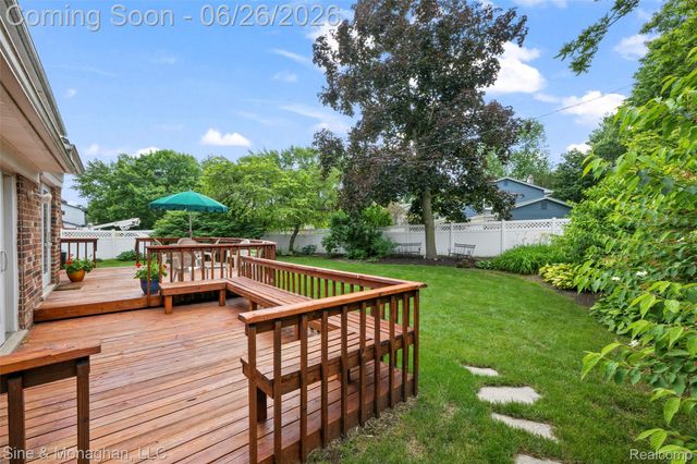 19120 Eldridge Lane, Southfield, MI 48076