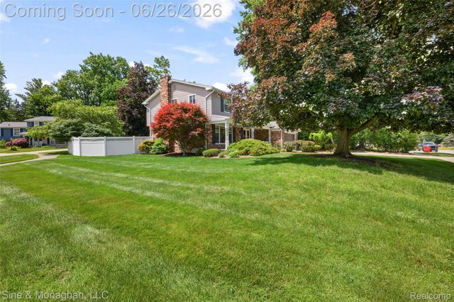 19120 Eldridge Lane, Southfield, MI 48076