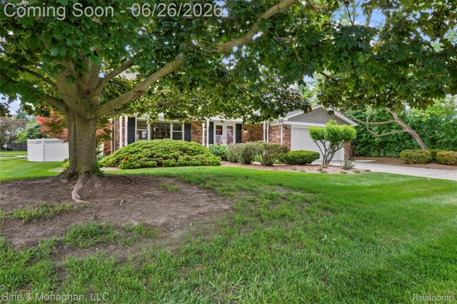 19120 Eldridge Lane, Southfield, MI 48076