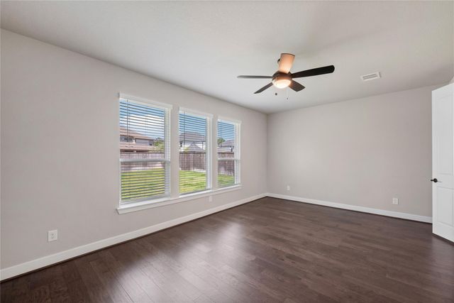 103 E Christine Manor Drive, Montgomery, TX 77316