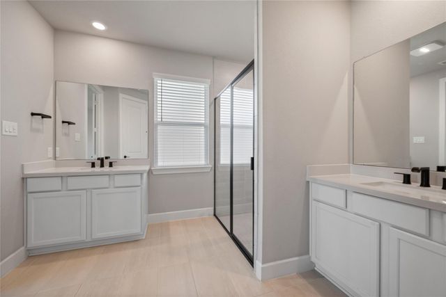 103 E Christine Manor Drive, Montgomery, TX 77316