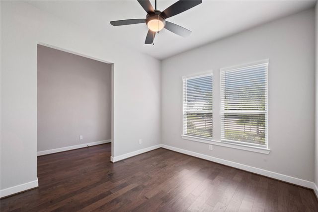 103 E Christine Manor Drive, Montgomery, TX 77316