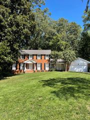 1704 Southmont Drive, Dalton, GA 30720