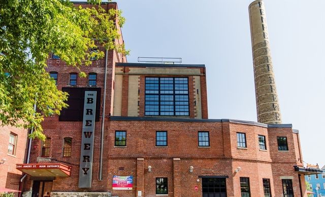 61 Montebello 2, Boston, MA 02130