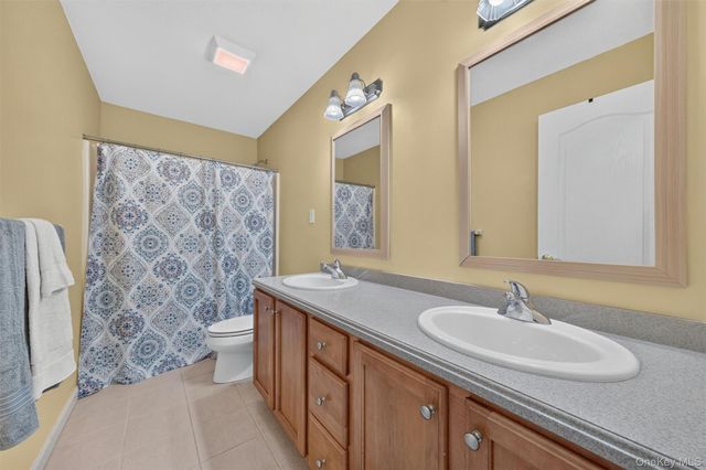 12 Brewster Court, Washingtonville, NY 10992
