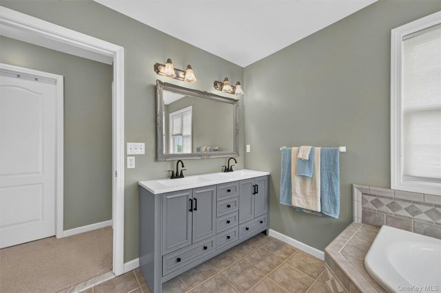 12 Brewster Court, Washingtonville, NY 10992