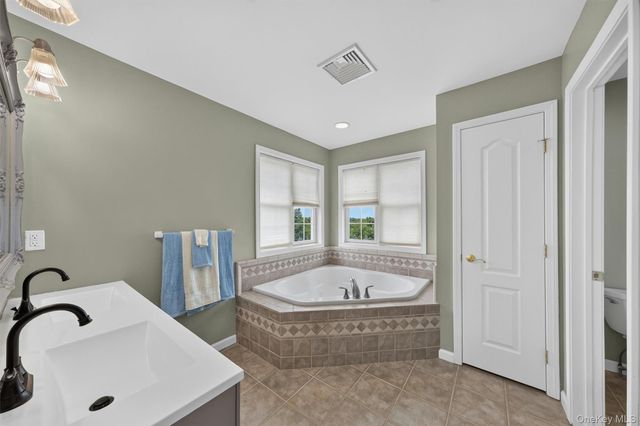 12 Brewster Court, Washingtonville, NY 10992