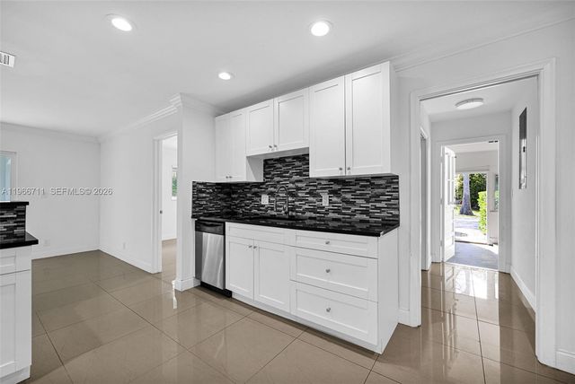 820 E Cypress Ln V-38, Pompano Beach, FL 33069