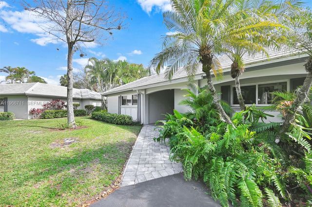 820 E Cypress Ln V-38, Pompano Beach, FL 33069