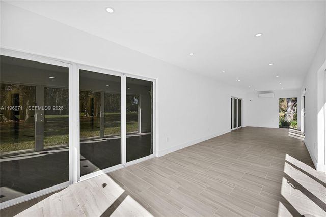 820 E Cypress Ln V-38, Pompano Beach, FL 33069