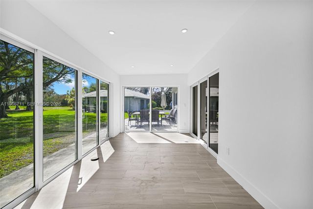 820 E Cypress Ln V-38, Pompano Beach, FL 33069