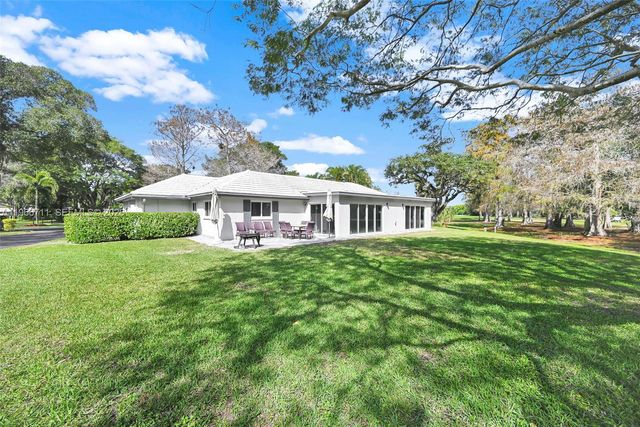 820 E Cypress Ln V-38, Pompano Beach, FL 33069