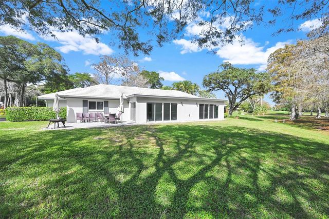 820 E Cypress Ln V-38, Pompano Beach, FL 33069