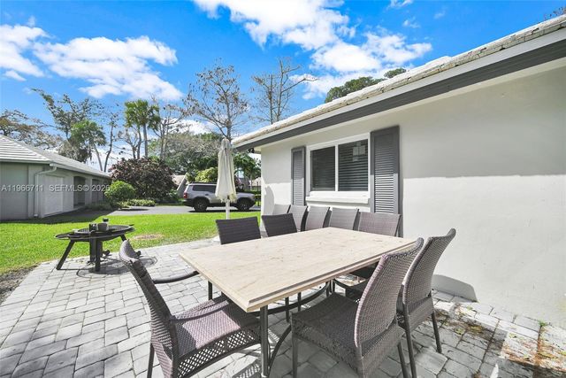 820 E Cypress Ln V-38, Pompano Beach, FL 33069