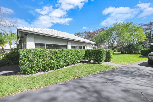 820 E Cypress Ln V-38, Pompano Beach, FL 33069