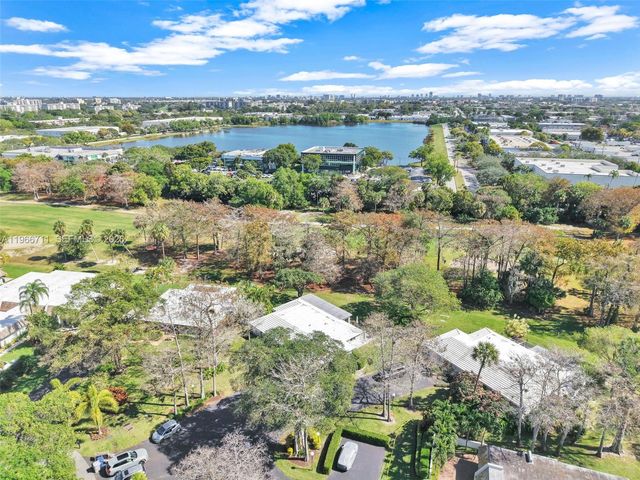 820 E Cypress Ln V-38, Pompano Beach, FL 33069