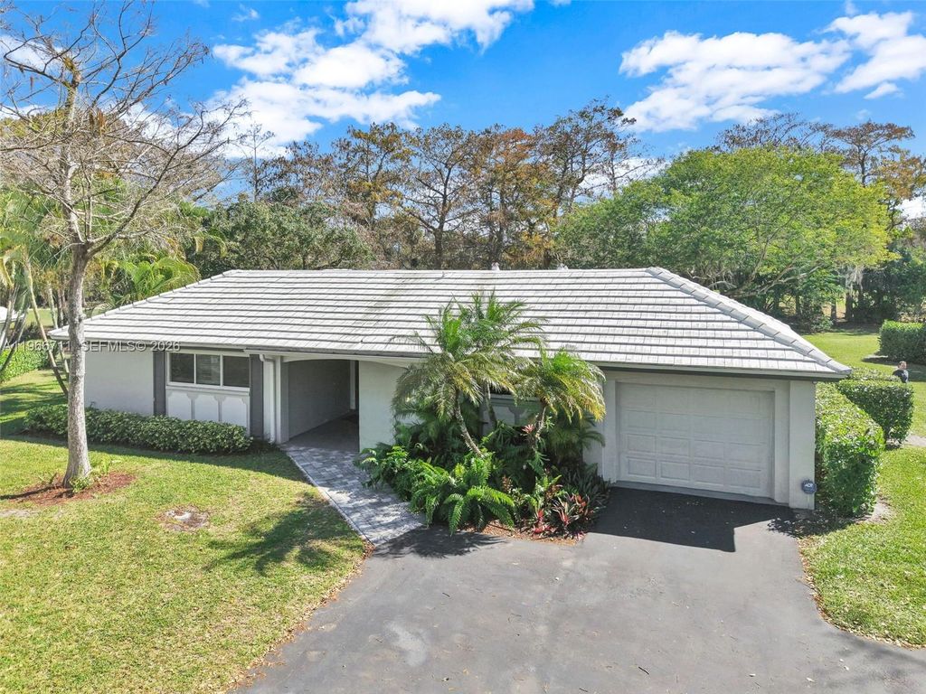 820 E Cypress Ln V-38, Pompano Beach, FL 33069