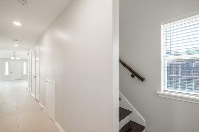 214 Lizzie ST A, Taylor, TX 76574