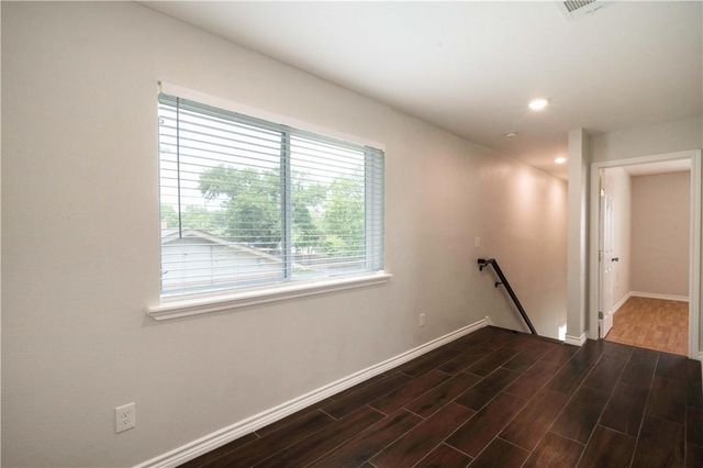 214 Lizzie ST A, Taylor, TX 76574