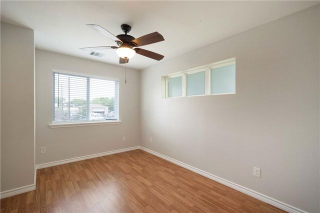 214 Lizzie ST A, Taylor, TX 76574