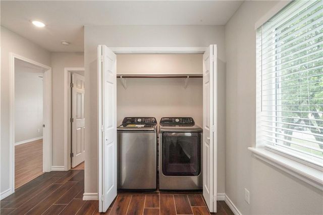 214 Lizzie ST A, Taylor, TX 76574