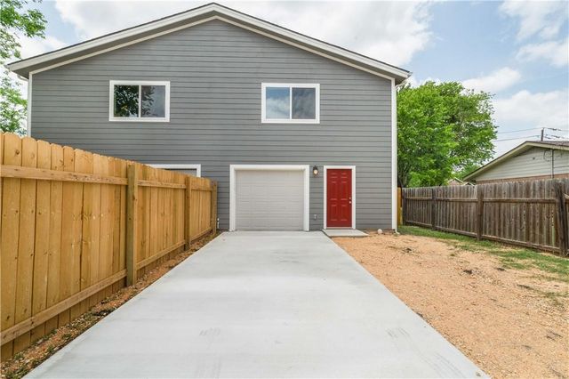 214 Lizzie ST A, Taylor, TX 76574