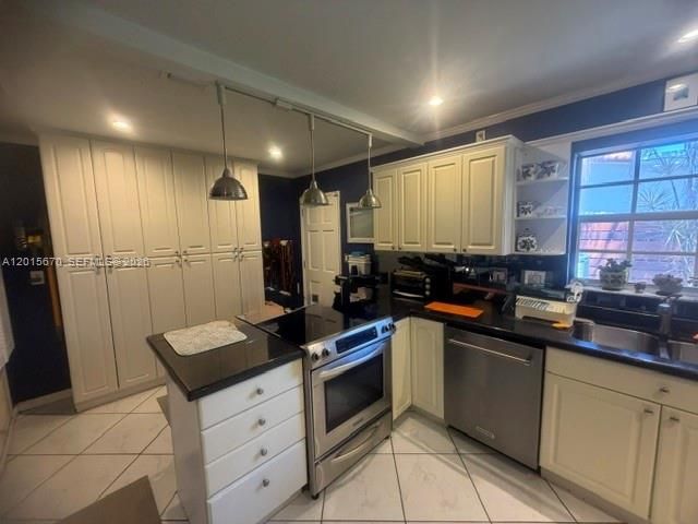 2900 NE 21st Ter, Fort Lauderdale, FL 33306