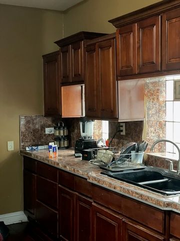 7521 S Yale Avenue, Chicago, IL 60620