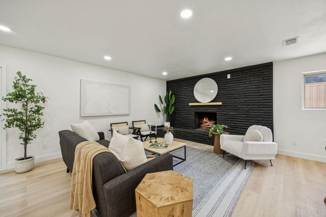 3115 Whirlaway Road, Dallas, TX 75229