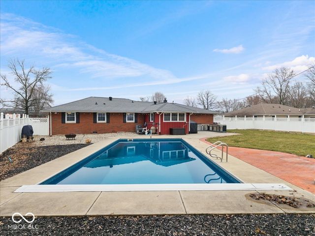 257 E 75th Street, Anderson, IN 46013