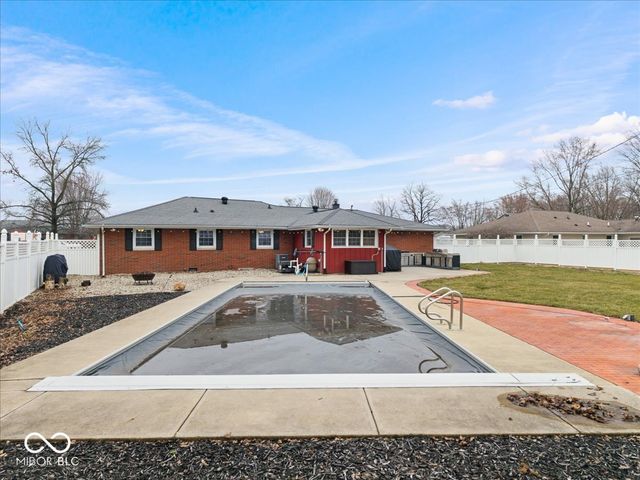 257 E 75th Street, Anderson, IN 46013