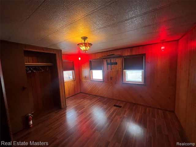 5117 Ravenswood Road, Kimball, MI 48074
