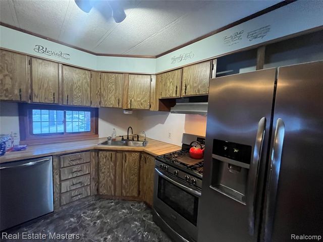 5117 Ravenswood Road, Kimball, MI 48074