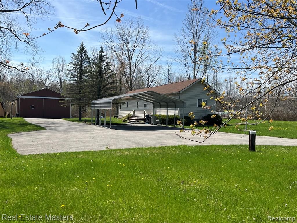 5117 Ravenswood Road, Kimball, MI 48074
