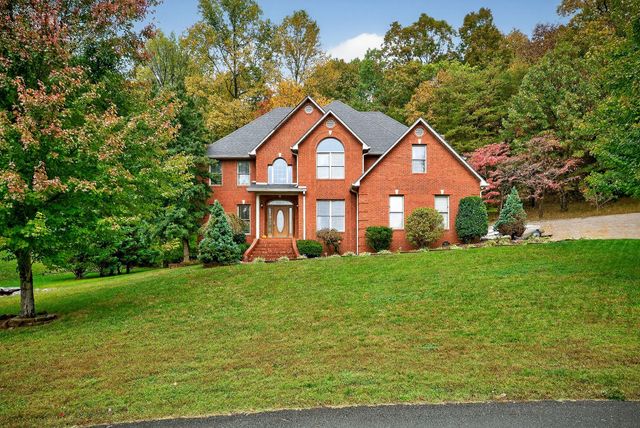 1434 N Plantation Dr, Cookeville, TN 38506