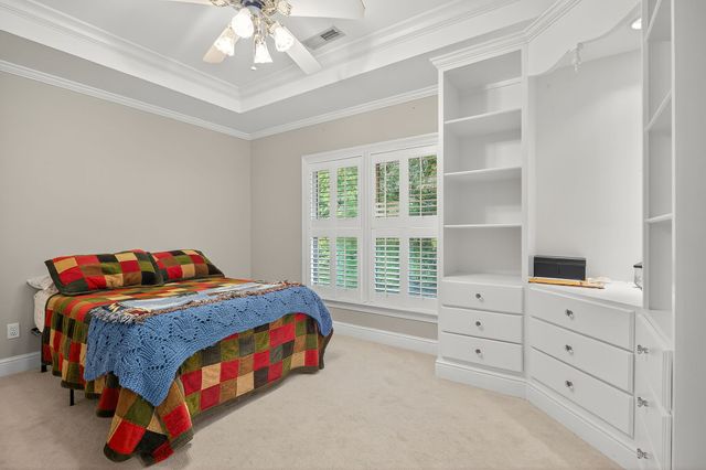 1434 N Plantation Dr, Cookeville, TN 38506
