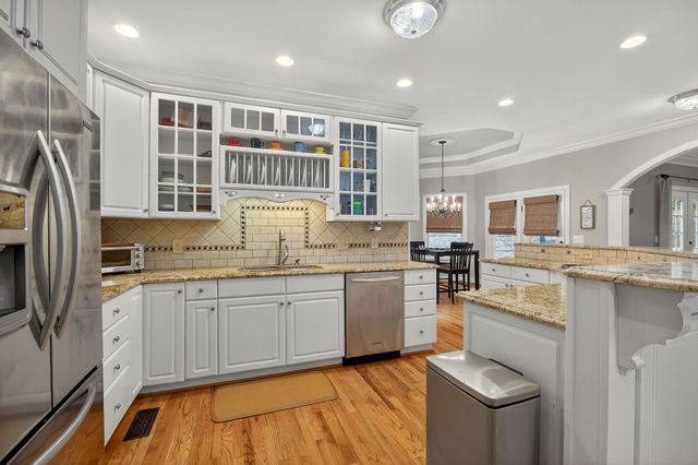 1434 N Plantation Dr, Cookeville, TN 38506