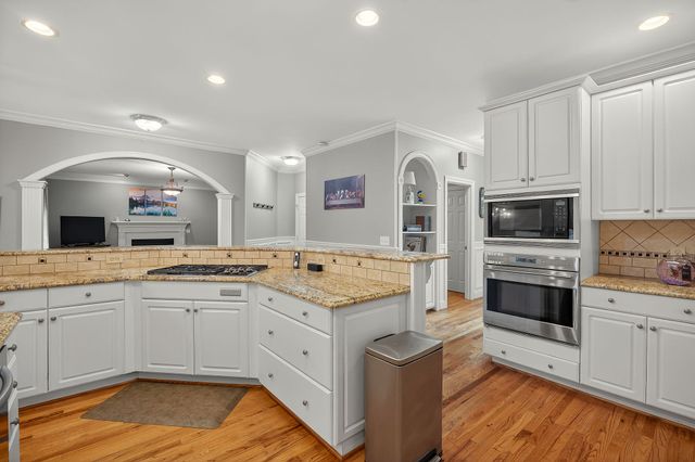 1434 N Plantation Dr, Cookeville, TN 38506