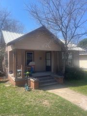 1201 N 5th Street, Ballinger, TX 76821