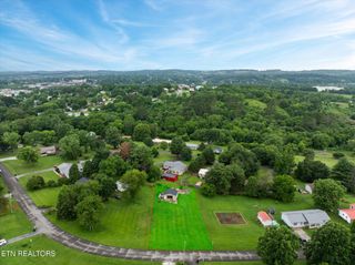 411 kinzalow Drive, Sweetwater, TN 37874